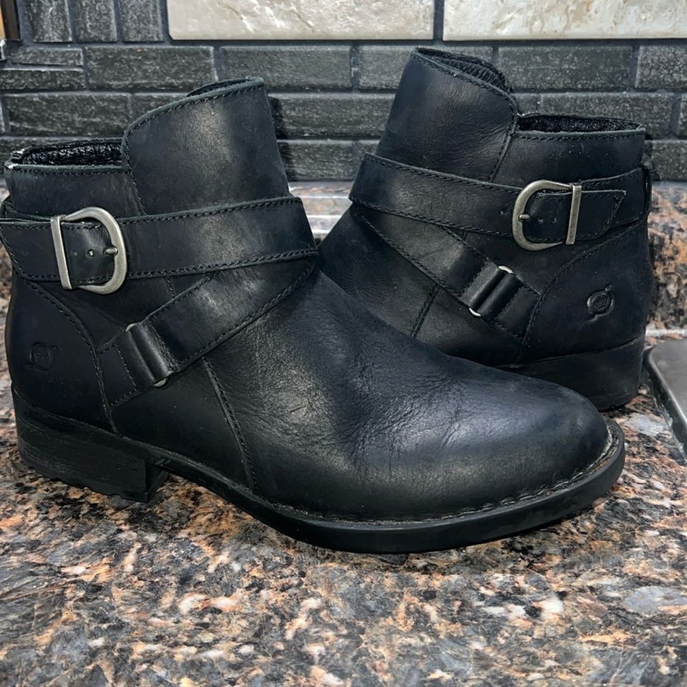 Born Chaval   leather black boots sz7.5M